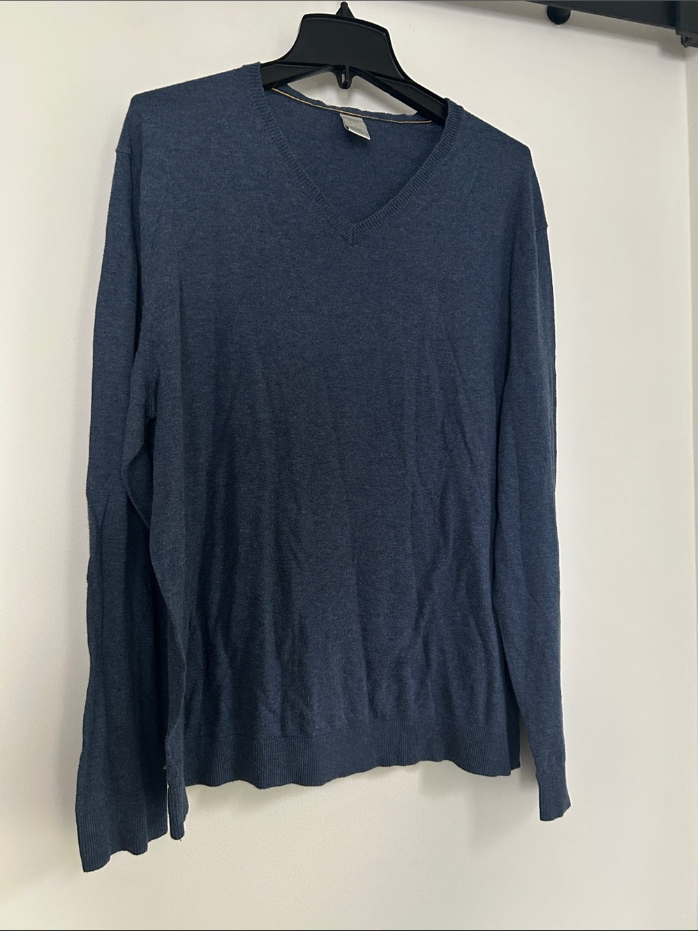 GAP Men's V-Neck cotton silk Sweater in Navy